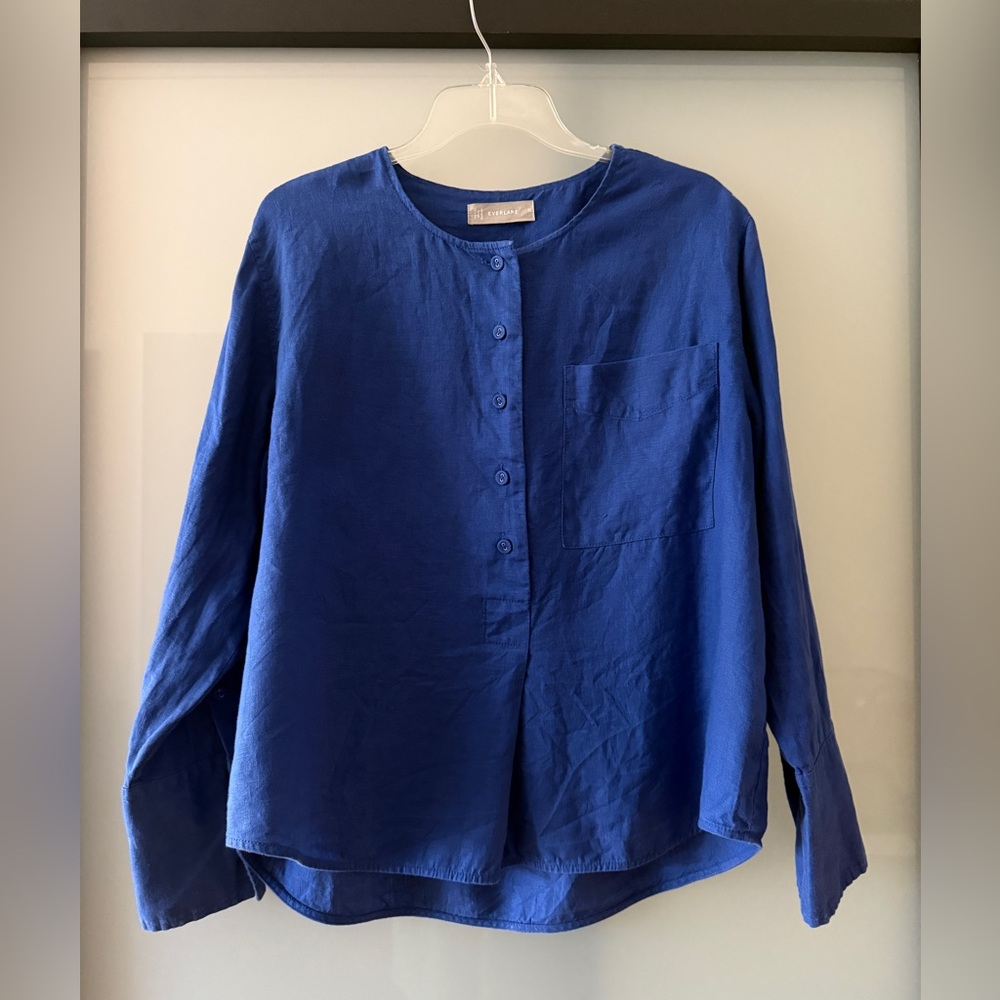 Everlane Women's Royal Blue Round-Neck Button-Down Shirt